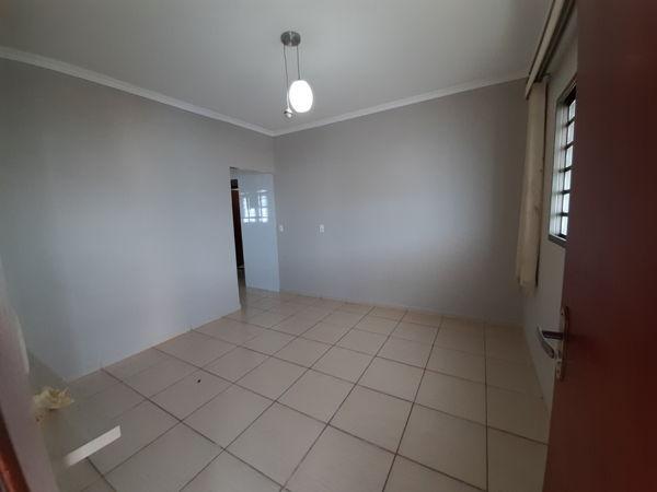 Casa com 3 quartos - Bairro Jardim dos Ipês em Anápolis - Foto 6