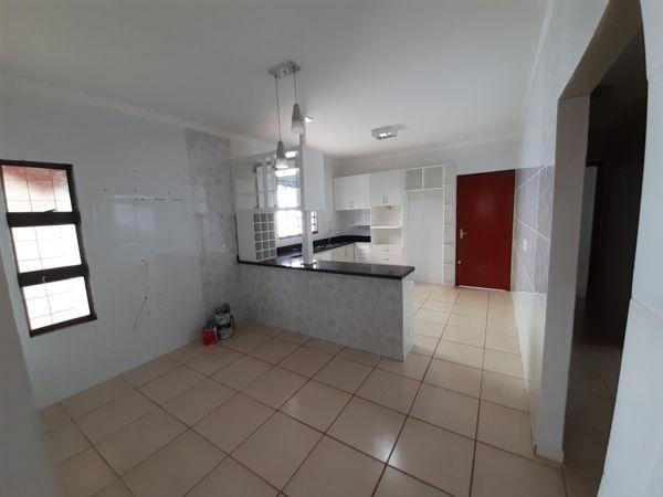Casa com 3 quartos - Bairro Jardim dos Ipês em Anápolis - Foto 7