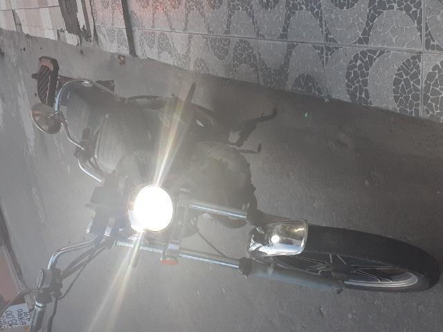 Vendo ou trouco Suzuki 125 intruder atrasada - Foto 4