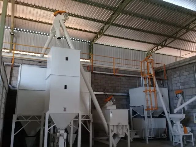 Maquinas e equipamentos(Misturadores Moinhos e outros) para fabricação de Ração animal  - Foto 5