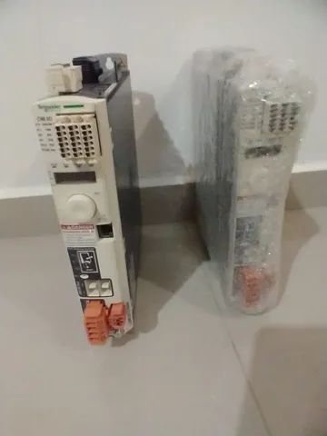 Servo drive lexium 32 trifásico 208 vca a 480 vca 1.8 kw.