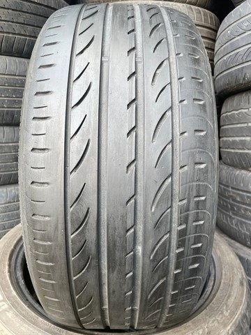Pneu 245/40/18 Pirelli Pzero Nero meia vida (não é riscado)