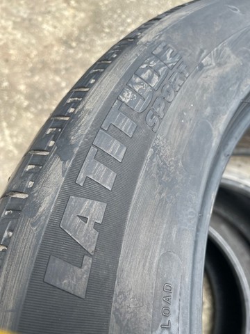 Pneus 255/55/20 Michelin meia vida (não são riscados) - Foto 5