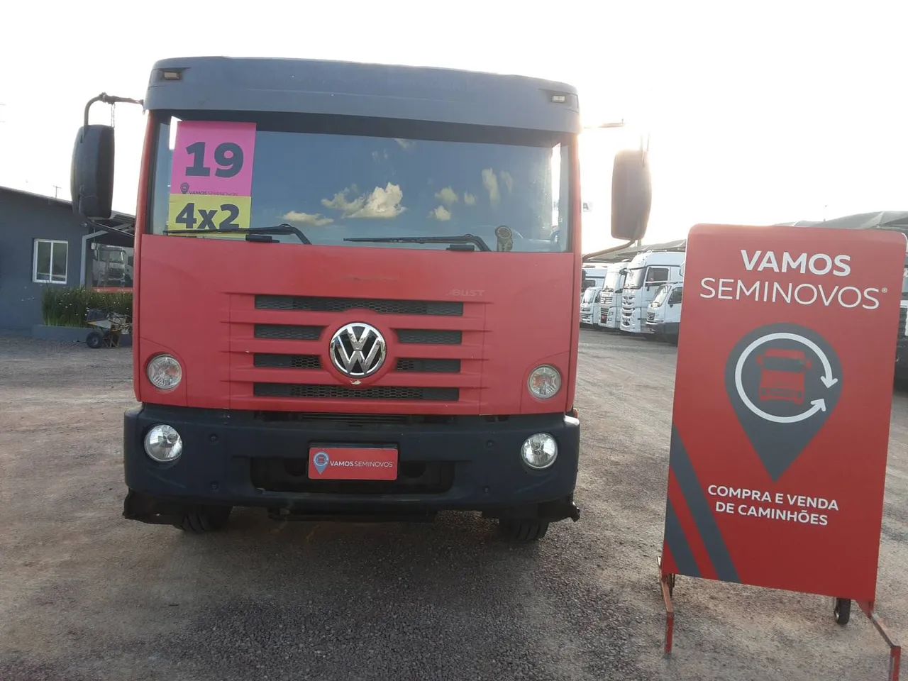 Volkswagen 15.190 E Constellation 2p (diesel)(E5) 2018/2019 Vamos Seminovos  CURITIBA - Foto 2