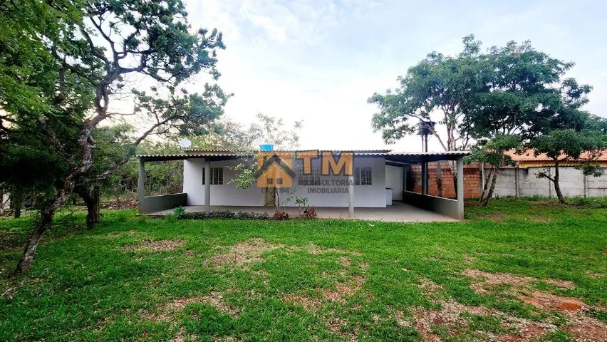 Casa bem localizada, lote com 800 Metros