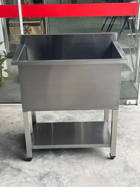 Tanque inox industrial com 80cm de comprimento com prateleira em baixo lisa - Foto 2