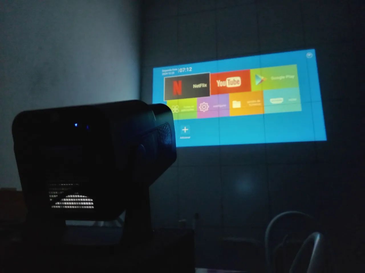 Projetor Portátil para Entretenimento