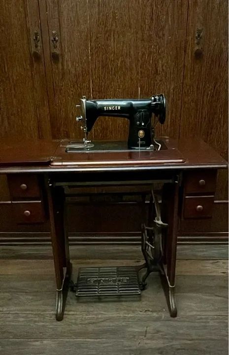 Máquina de Costura Singer Antiga (anos 60) funcionando - Foto 6