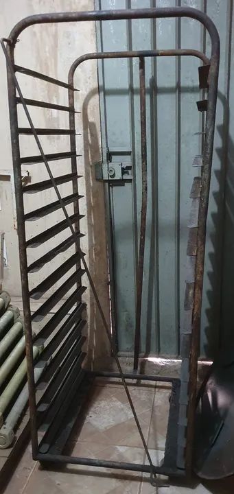 Bandejas e carrinhos para padaria. - Foto 2