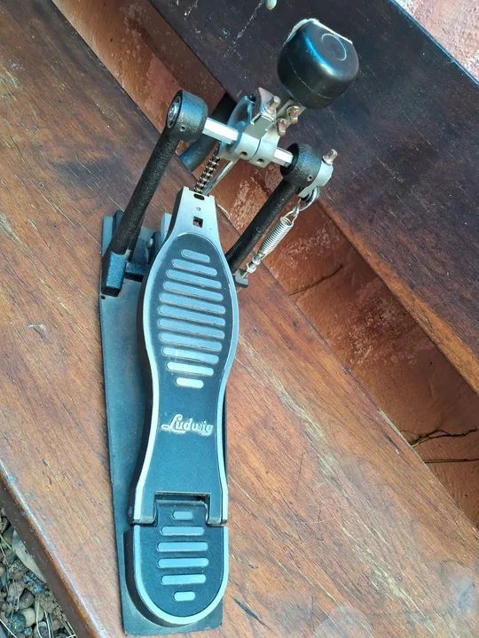 Pedal de Bumbo Bateria Ludwig - Foto 2