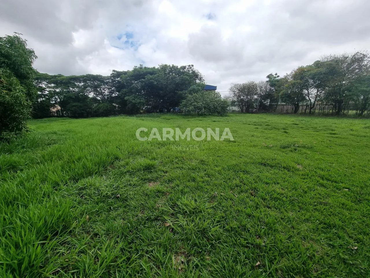 Terreno Industrial/Comercial - Sarandi**Descubra a oportunidade perfeita para expandir seu
