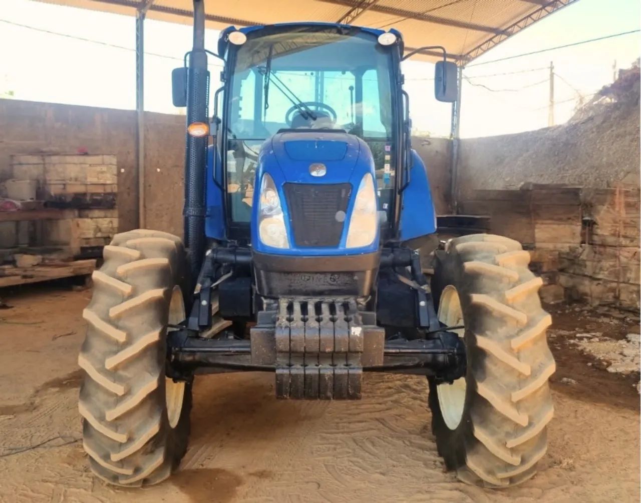Trator New Holland T6.110 ano 2023, 4x4, com 125 horas, ar condicionado, no Maranhão  - Foto 3