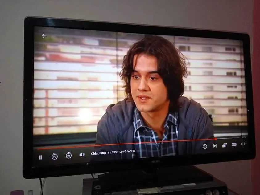 Tv 32 Full HD... Pra conserto