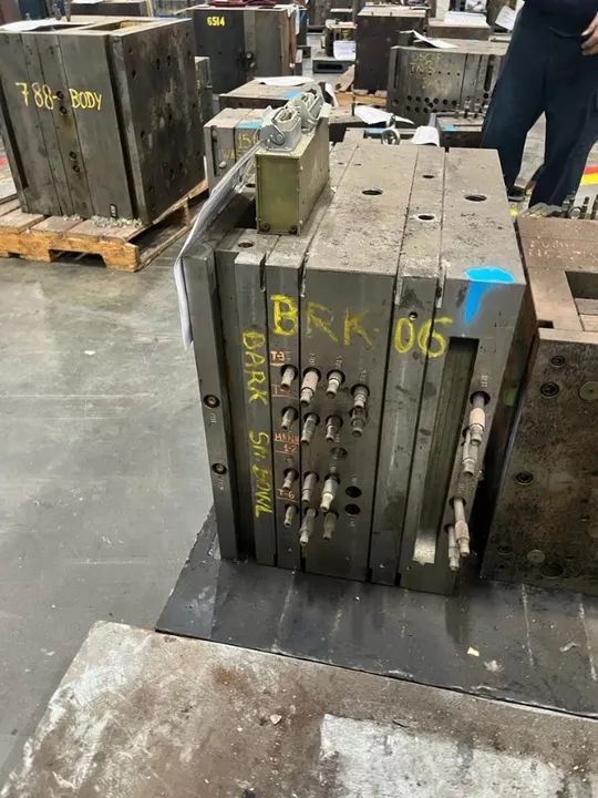 Porta Moldes para Injeção de Peças Plásticas - Foto 3