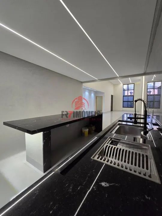 BELA CASA DE ALTO PADRÃO NO RESIDENCIAL BARRAVENTO  GOIÂNIA/GO - Foto 13