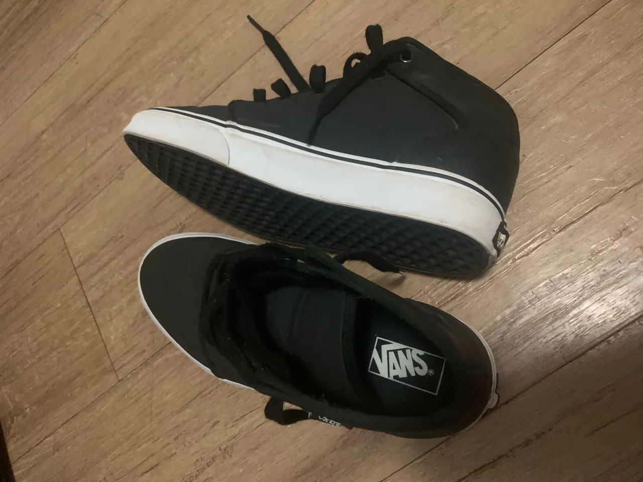 Tenis vans preto cano alto