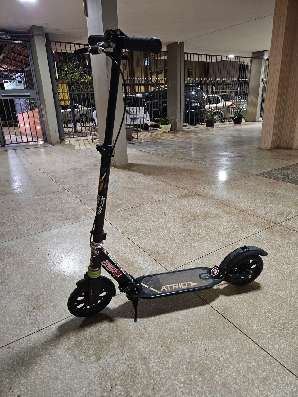 Patinete Atrio com freio a disco. NÃO E ELÉTRICO