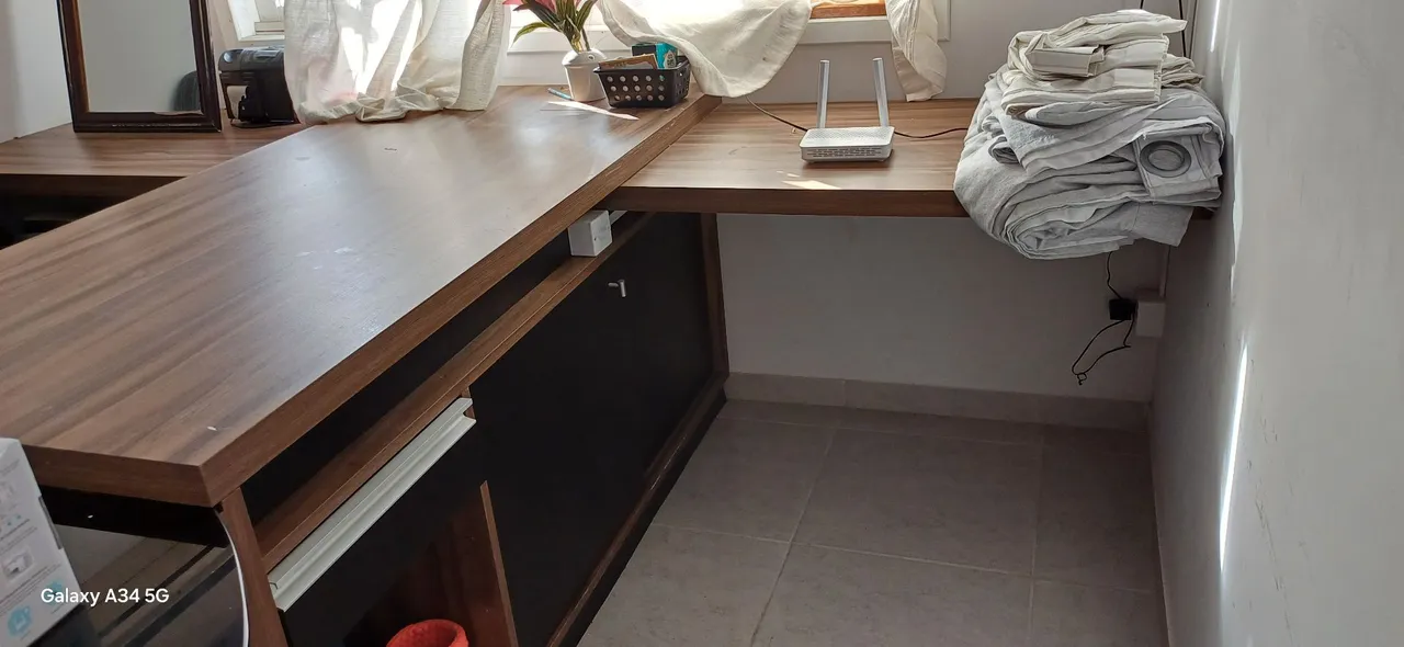 Mesa de escritório em T