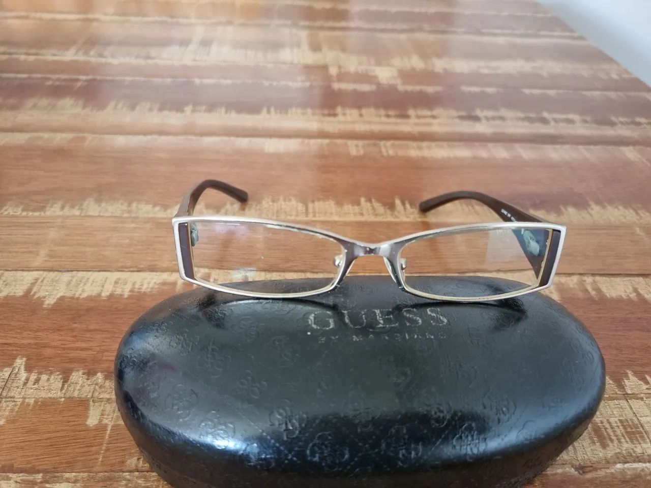 Óculos armação Guess pra perto 