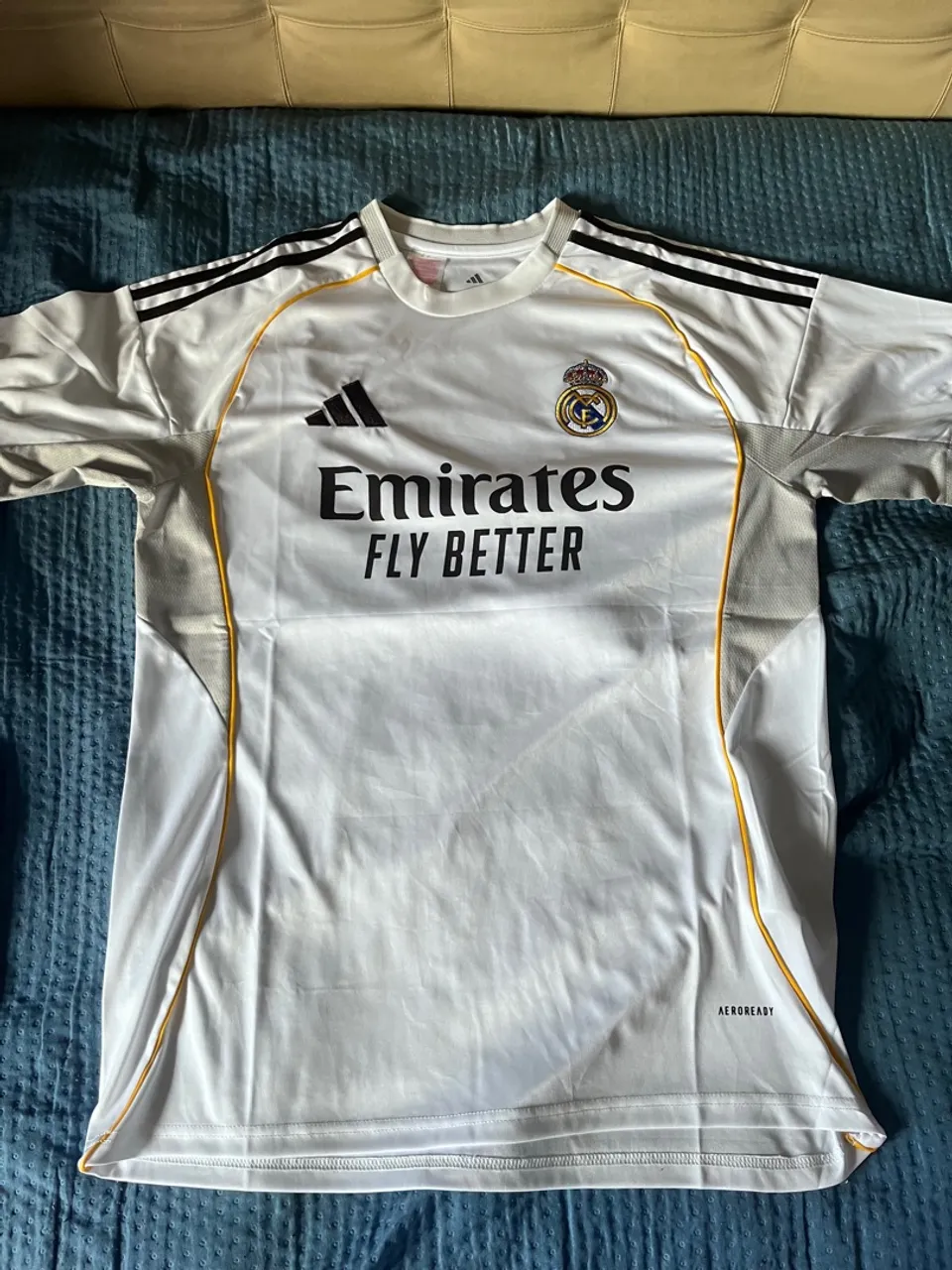 Camisa Real Madrid Adidas 25/26 - Emirates Fly Better