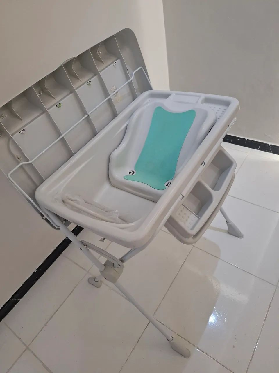 Vendo Banheira mais trocador Millenia Burigotto - Foto 3