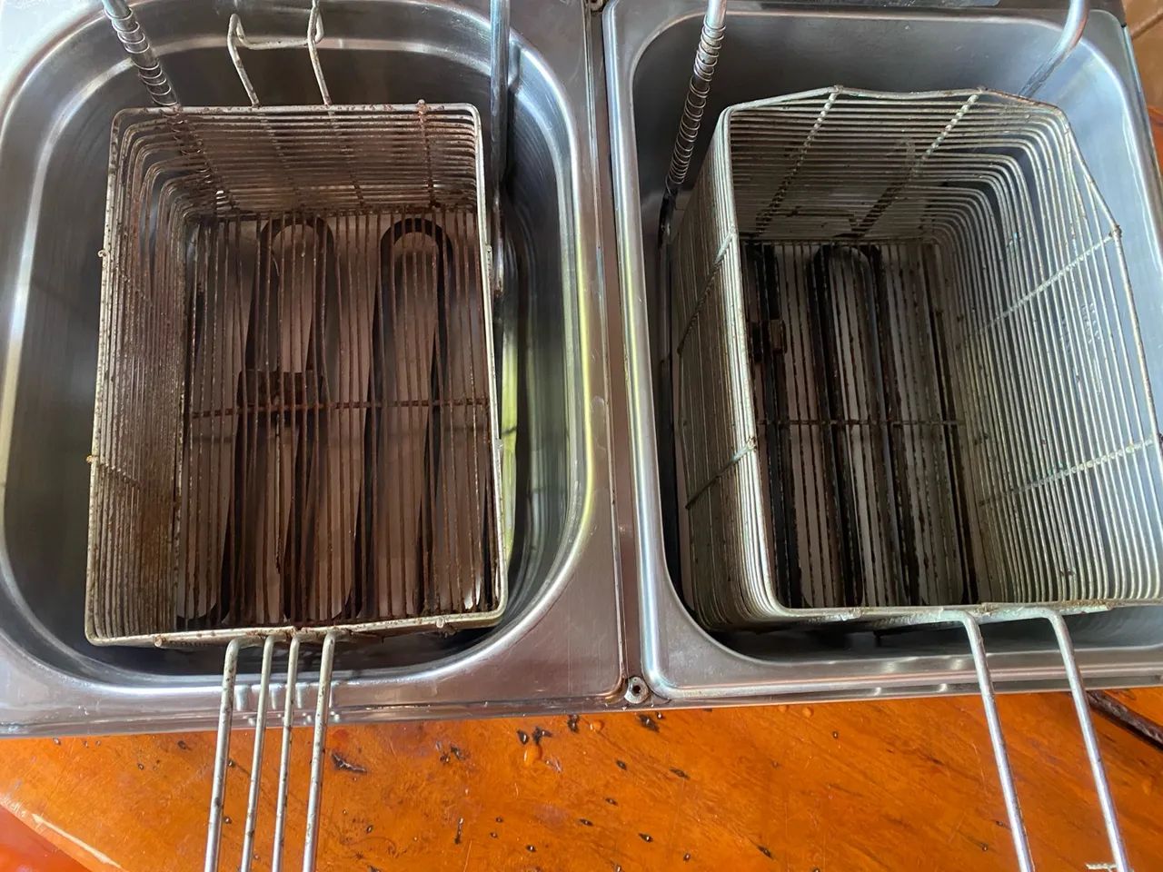Fritadeira Elétrica Dupla Inox - Semi Nova - Foto 4