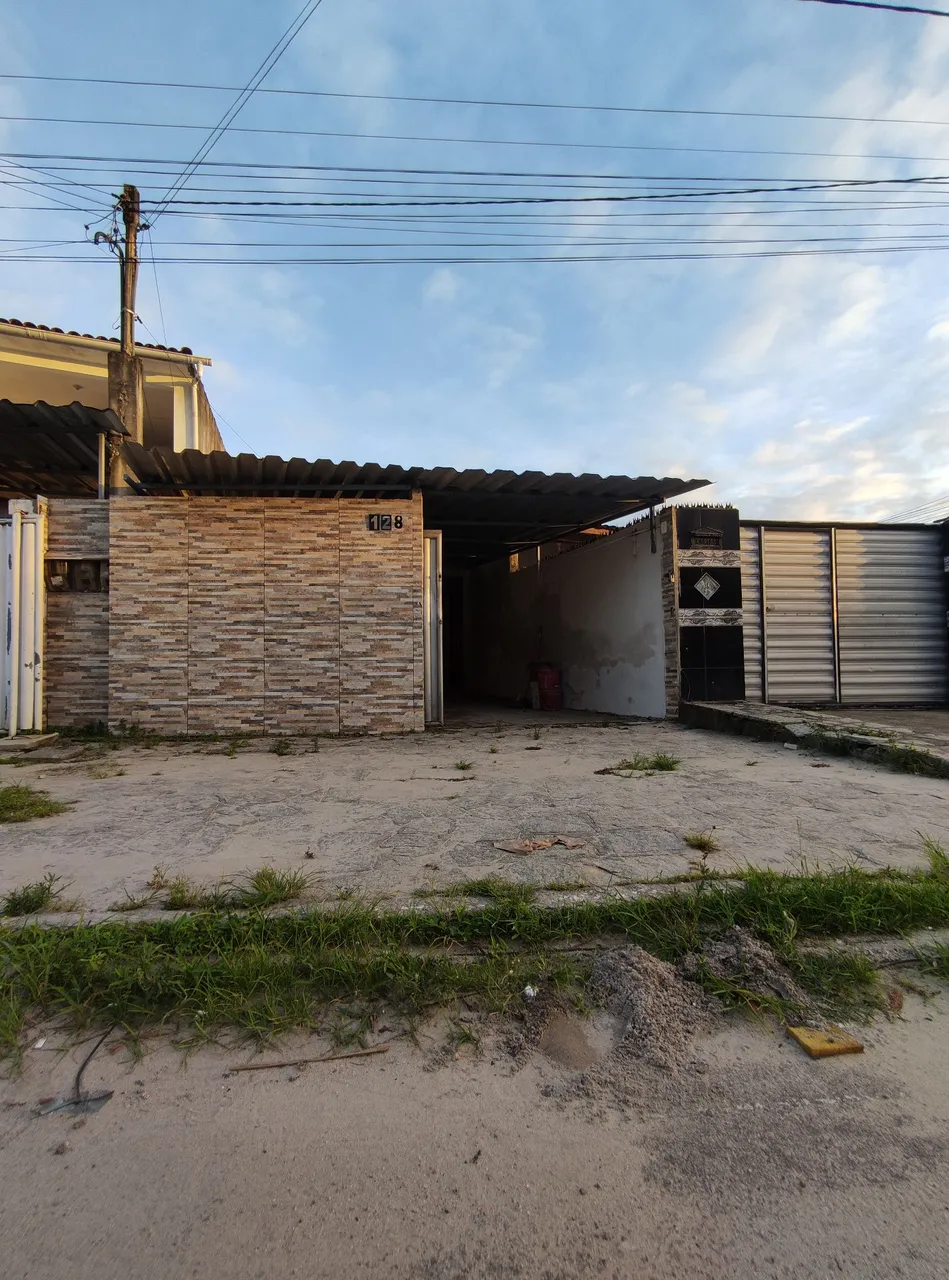 Aluga-se casa no João Paulo ll 700 reais OBS antes de entrar em contato leia a abaixo