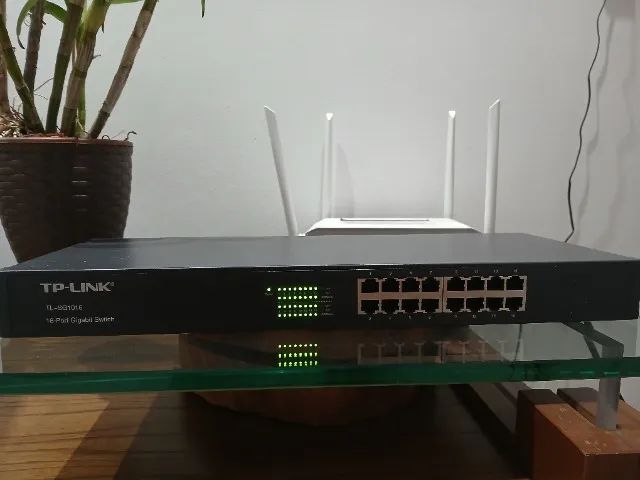SWITCH TP-LINK 16 PORTAS