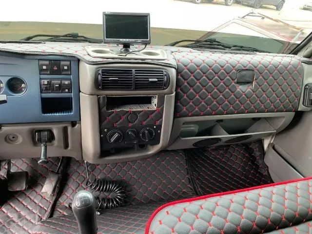 Volkswagen 8-150 2012 baú 5 metros - Foto 7