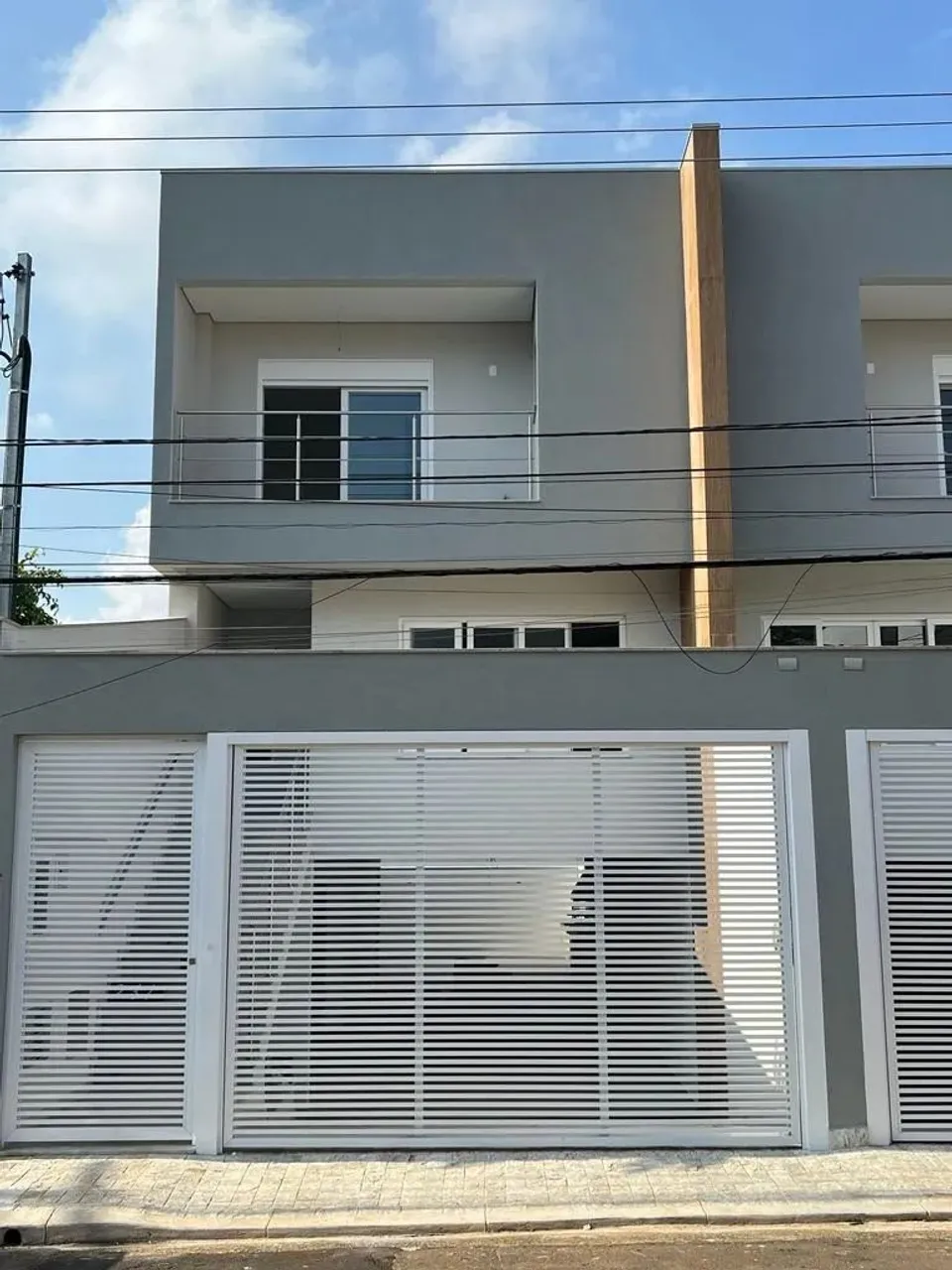 Sobrado à venda em Nova Petrópolis com 250 m² e 3 dormitórios/quartos disponíveis.