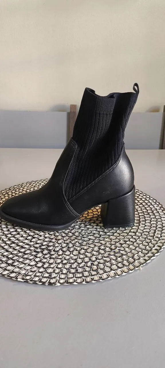 Bota confortável e estilosa