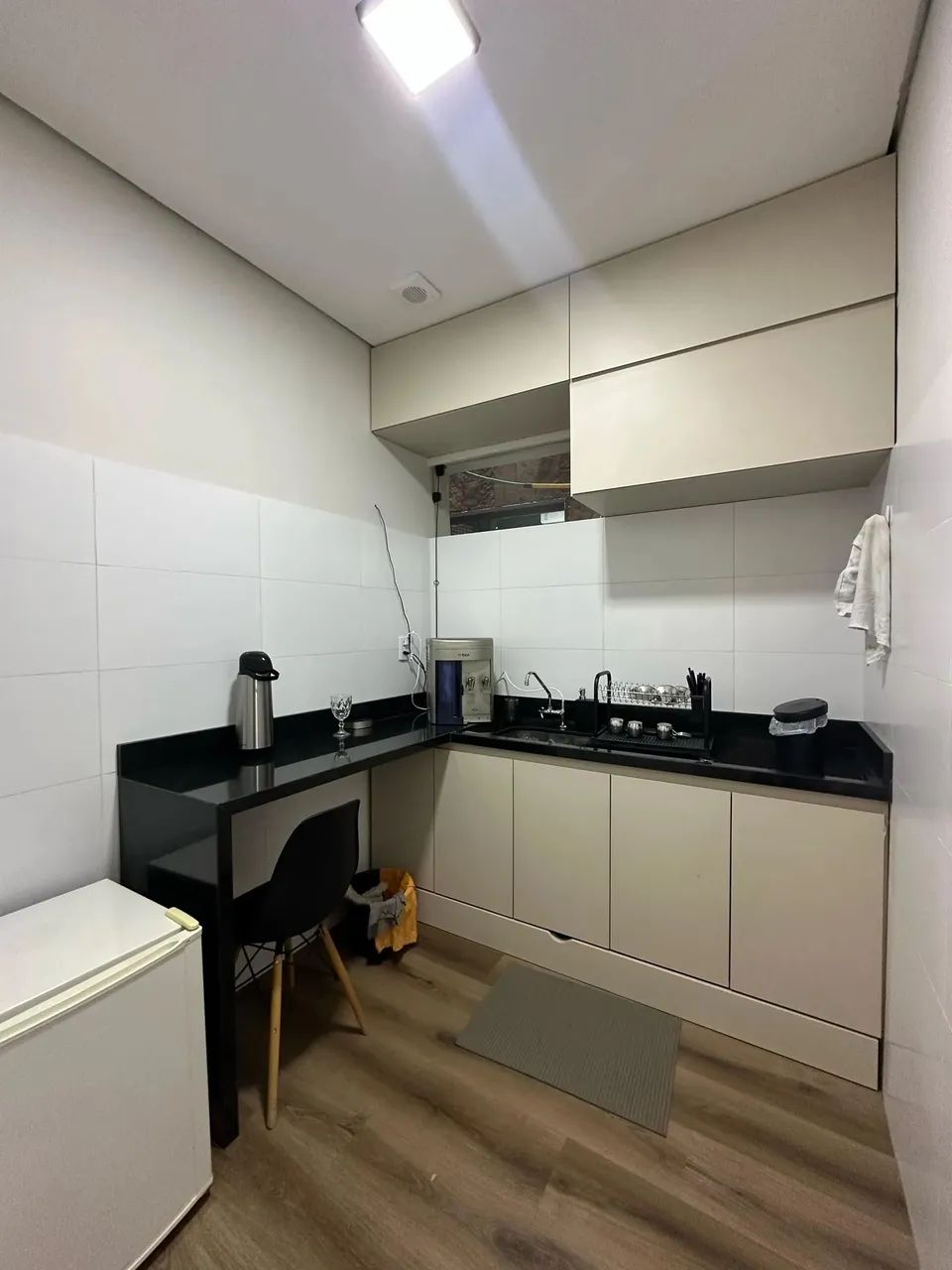 Salas Comerciais Individuais no Centro  Prédio Moderno! - Foto 5