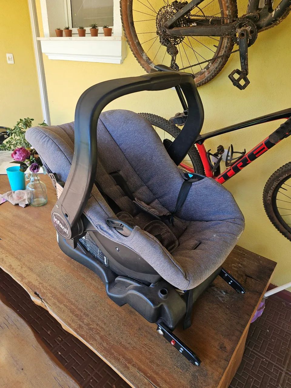 Bebê conforto Infanti com base