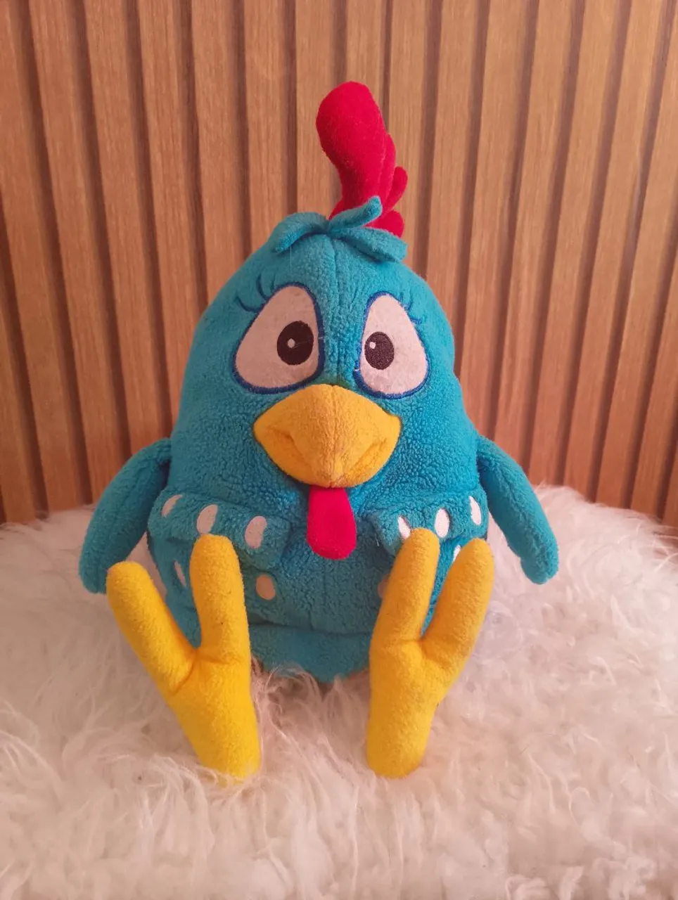Pelúcia de Galinha Azul - Fofinha e Divertida!