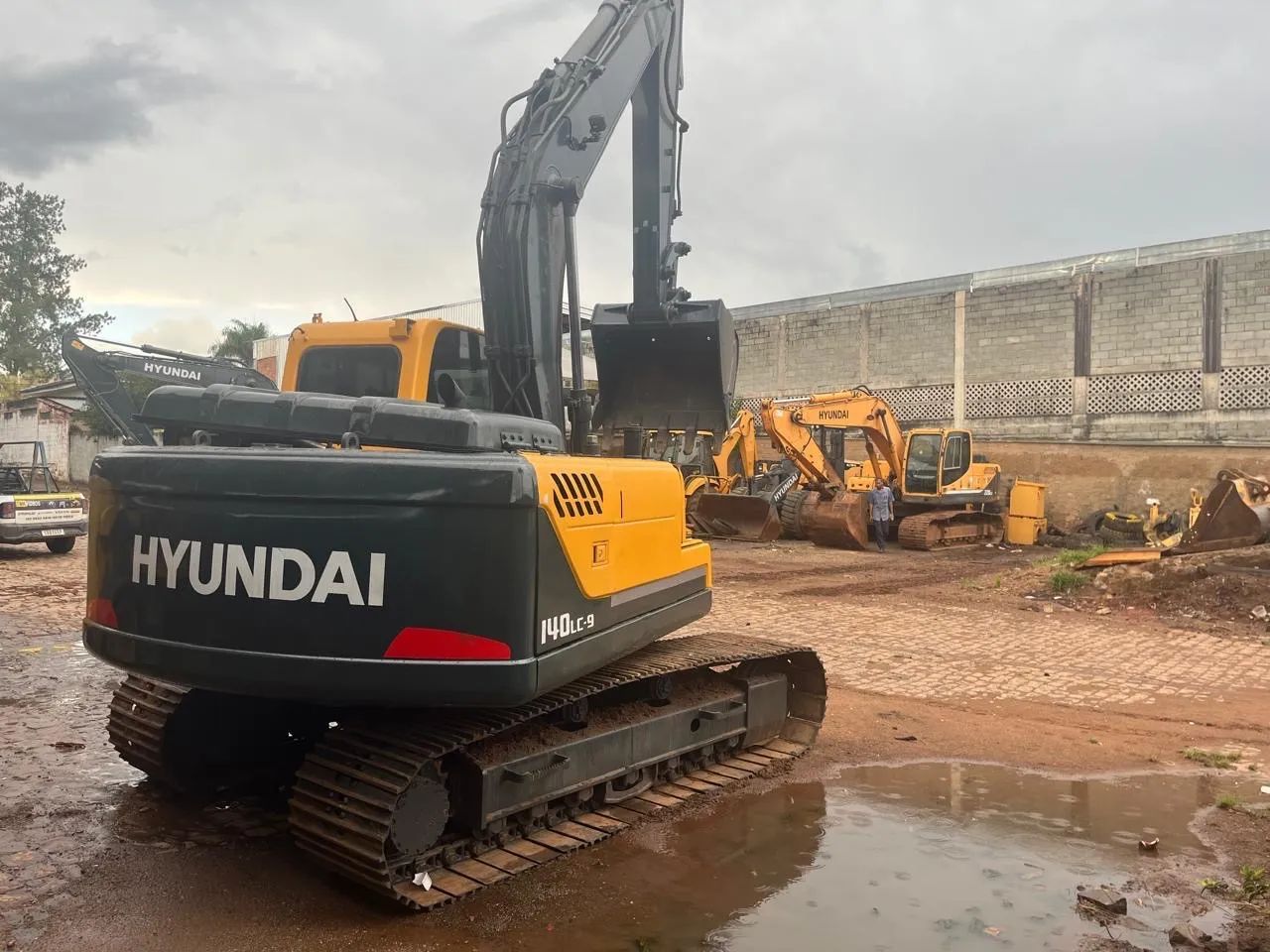 Escavadeira Hyundai 140lc9 s - Foto 4