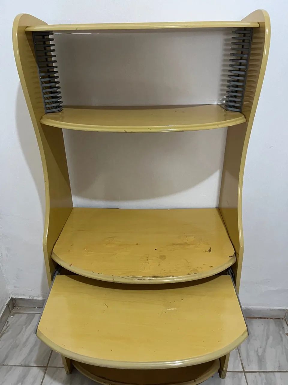 Vendo essa Escrivaninha e mesa de computador (usada, com algumas avarias). - Foto 6