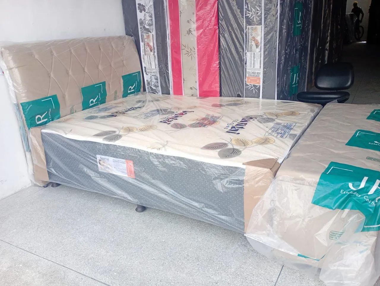 Cama box alta tecido estofado 5cm - Foto 4