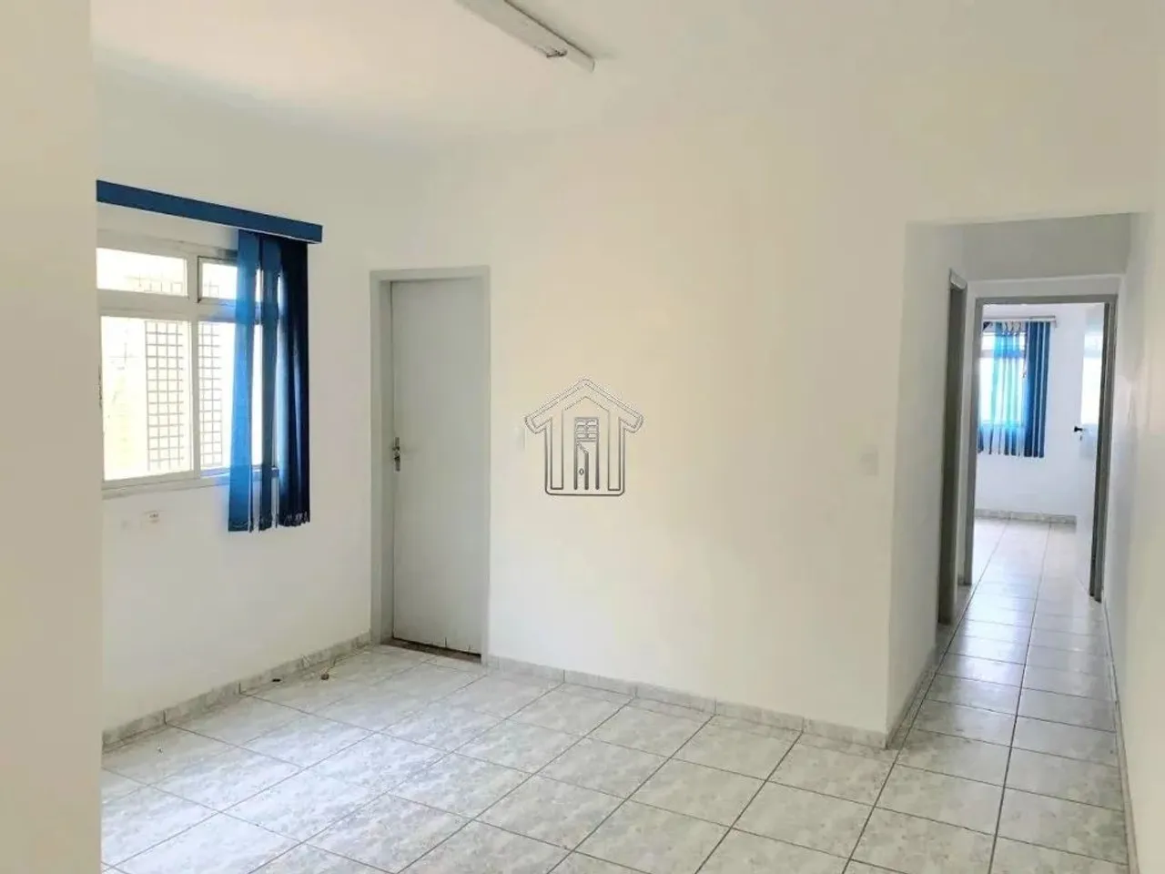 Sala Comercial grande (1 conjunto de salas) para Locação, 70 m².Excelente localização!