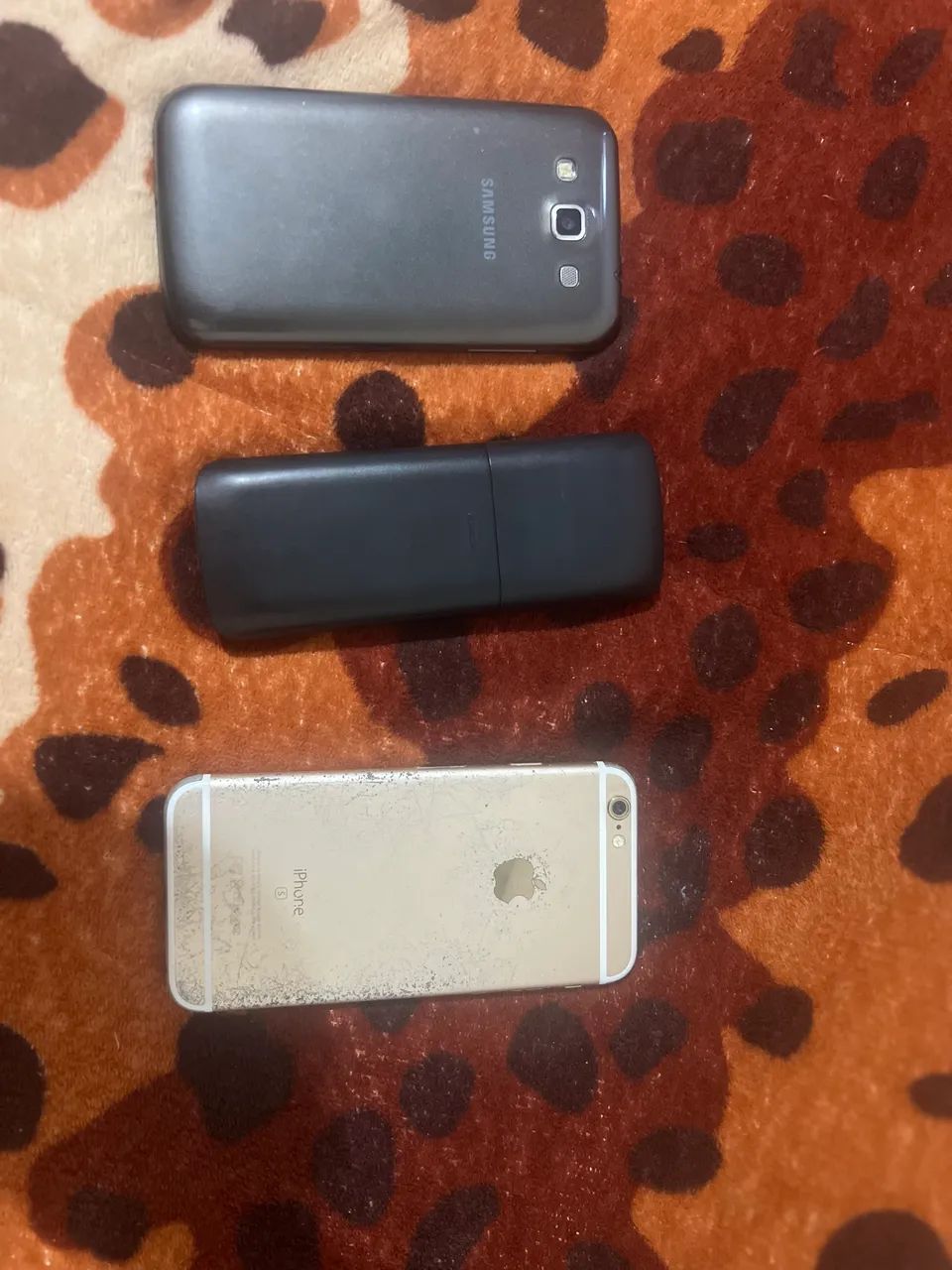 Lote de telefones + IPhone funcionando - Foto 2