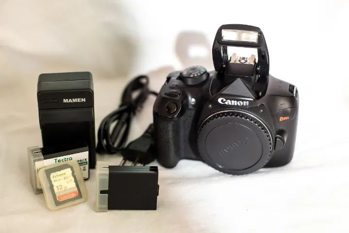CAMERA REBEL T6 ( SÓ CORPO ) 2 BATERIAS , CARREGADOR E CARTÃO 32G - Foto 3
