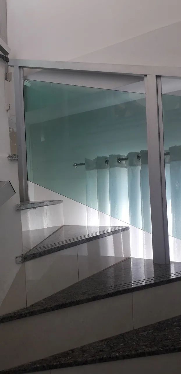 Guarda Corpo de Vidro e Alumínio para Escada - Foto 3
