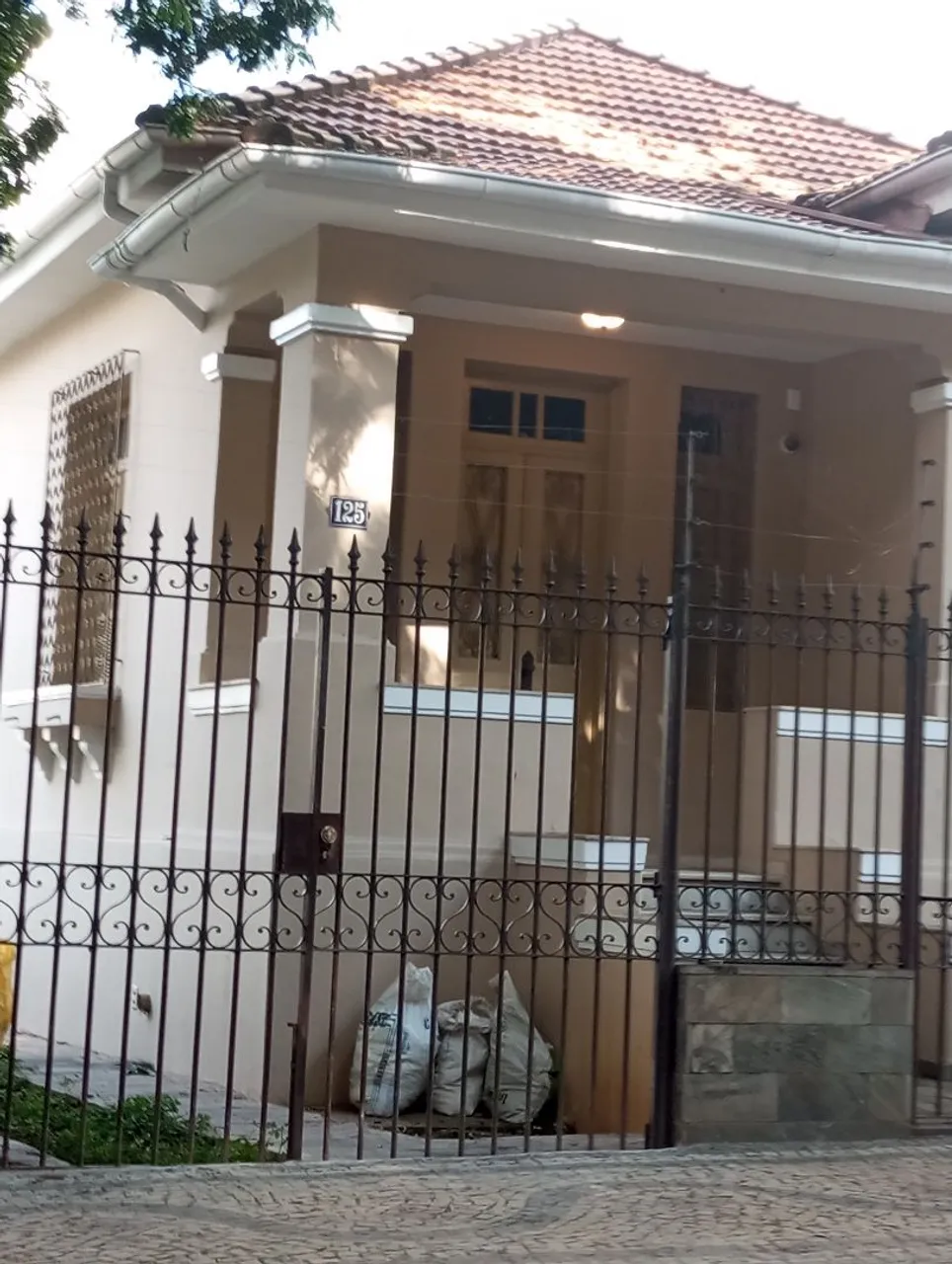 Alugo kitnets de 1 qto Lojas Salas BH e Região $800 aceito Auxílio Moradia Urbel