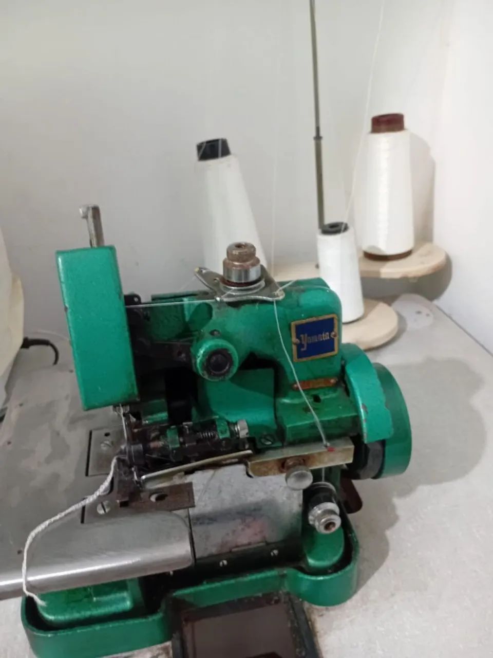 Máquina de Costura Overlock Yamata, excelente oportunidade  - Foto 2