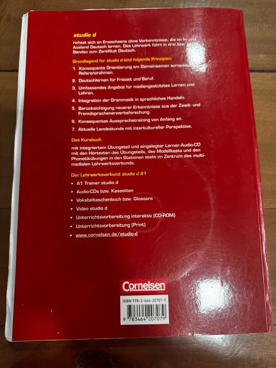 Livro de Alemão studio d A1 - Foto 2