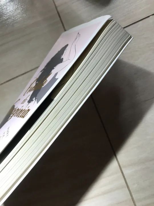 Livro Contato De Emergência - Mary H. K. Choi  - Foto 6