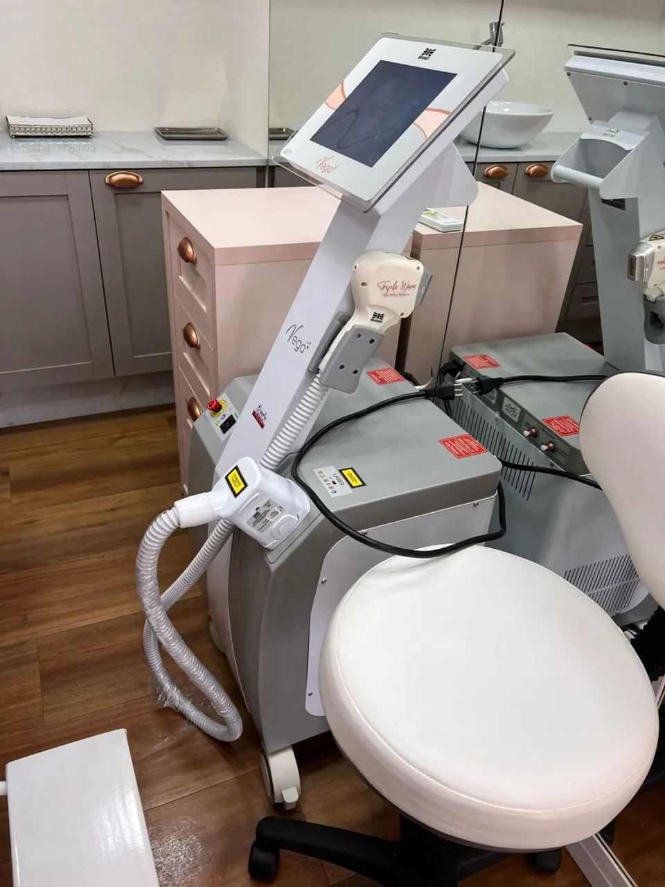 Aparelho laser para depilação semi novo 