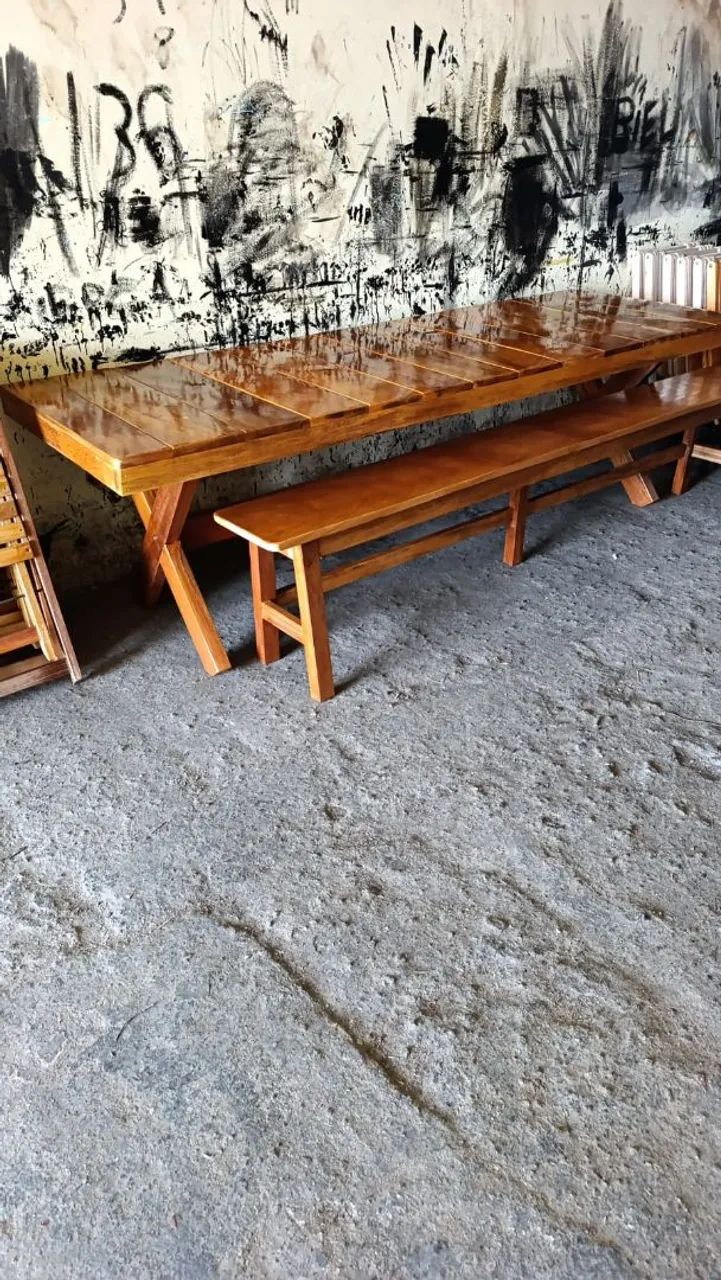 Mesa de Jantar de Madeira Maciça com Banco65082644613505120