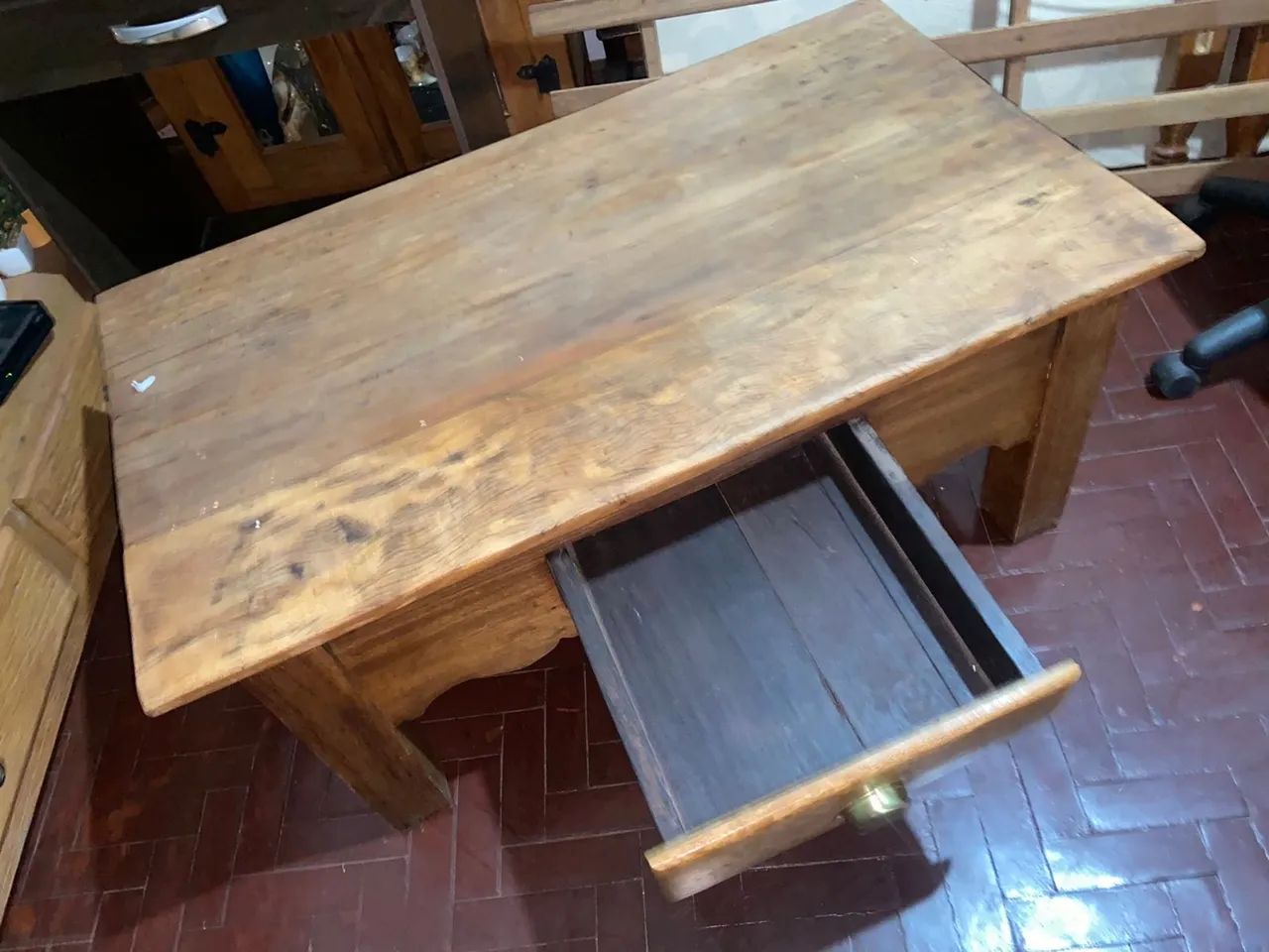 Mesa de de centro de madeira com gaveta - Foto 3