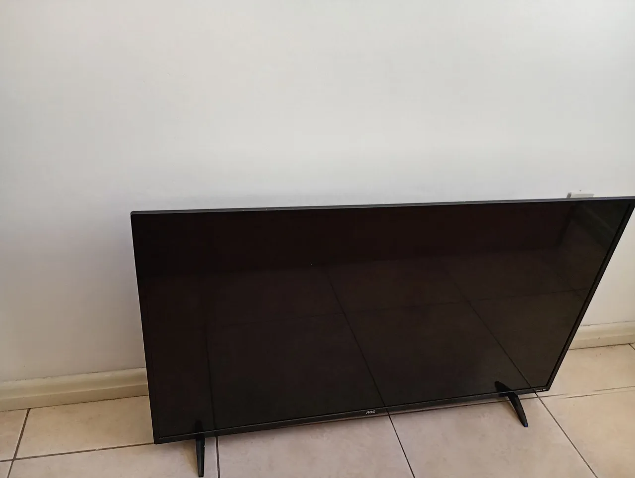 TV AOC 4K 43 polegadas com defeito na tela