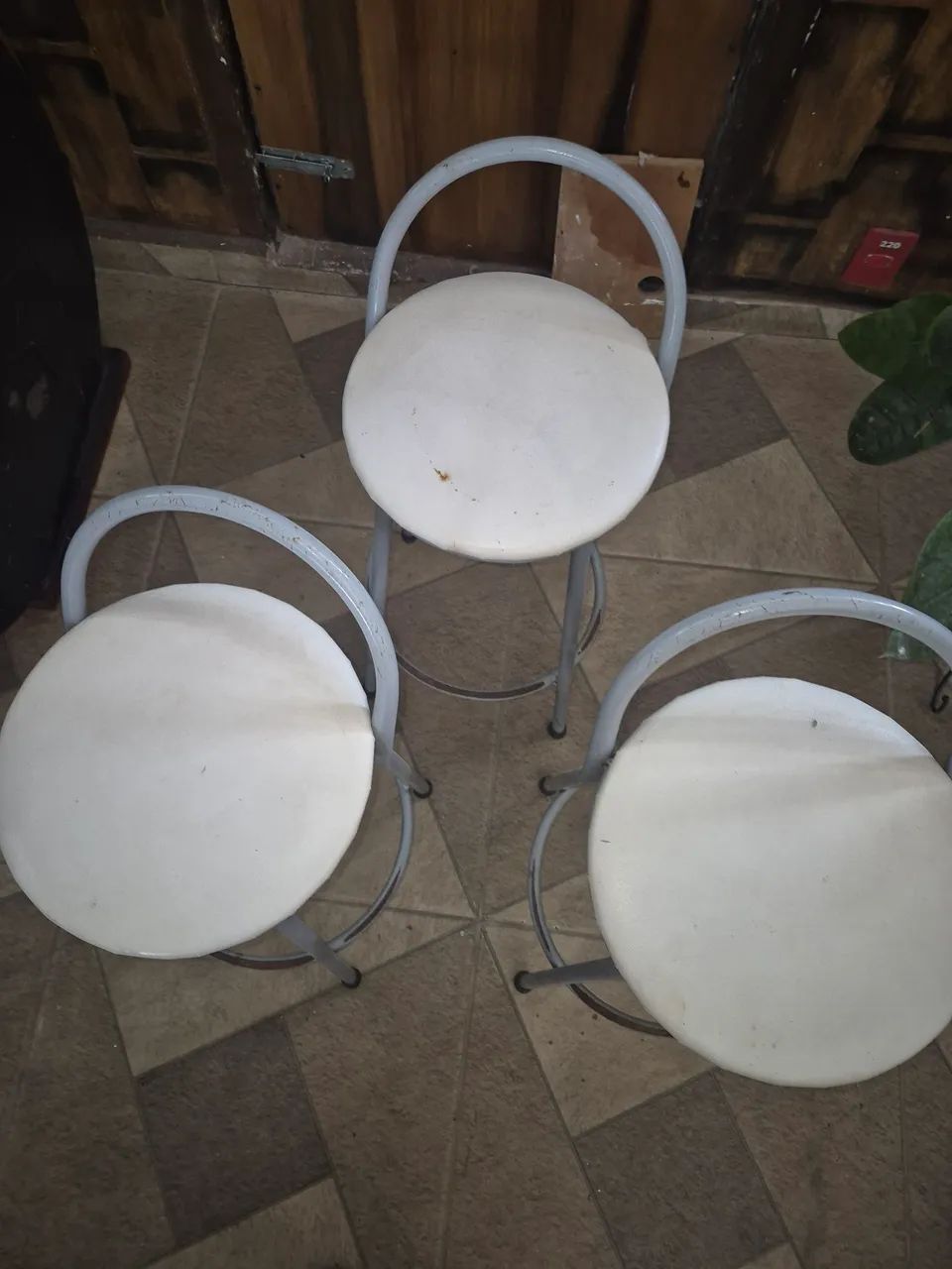 Traditional Round Stool65153866526338122